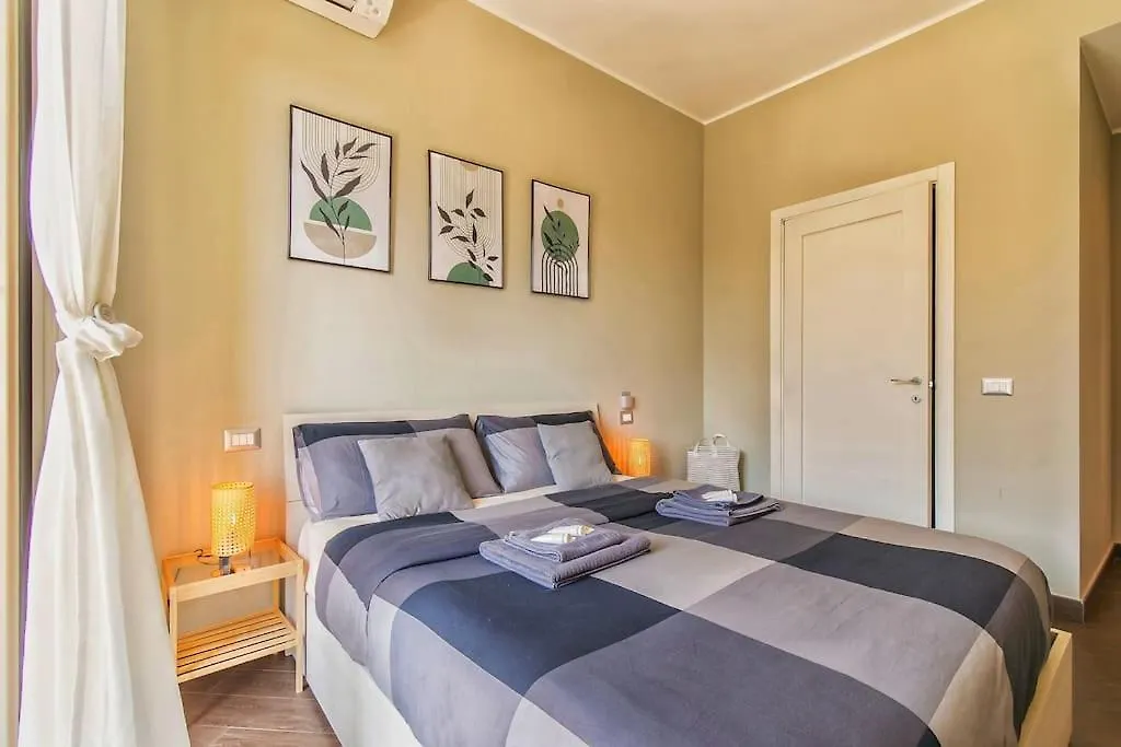 Exclusive & Strategic 2-Bedroom Apartment, 50M From M4 Mediolan 0*,