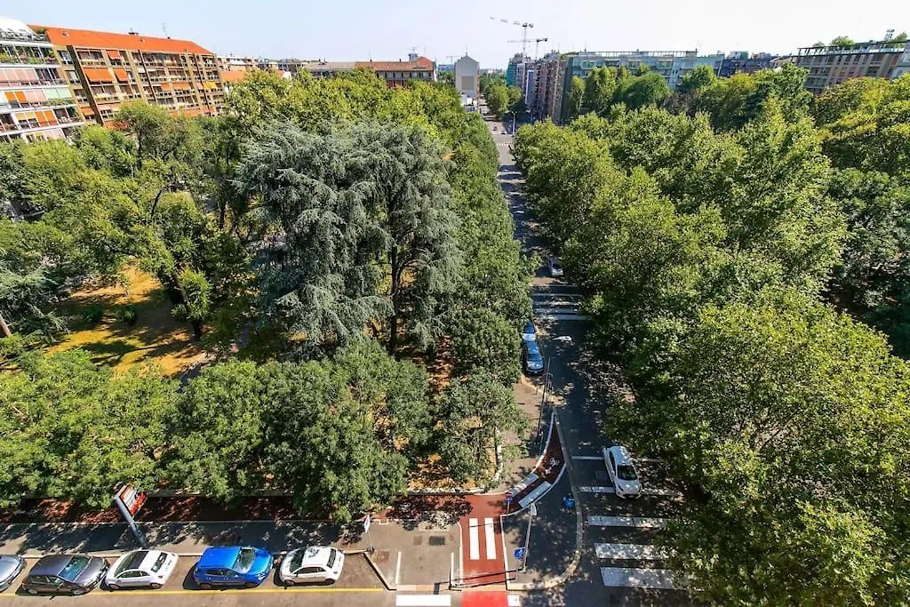 Exclusive & Strategic 2-Bedroom Apartment, 50M From M4 Mediolan Apartament