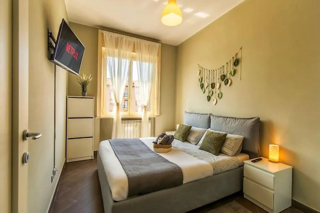 Apartament Exclusive & Strategic 2-Bedroom Apartment, 50M From M4 Mediolan Włochy