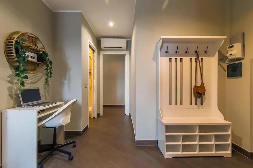 Exclusive & Strategic 2-Bedroom Apartment, 50M From M4 Mediolan