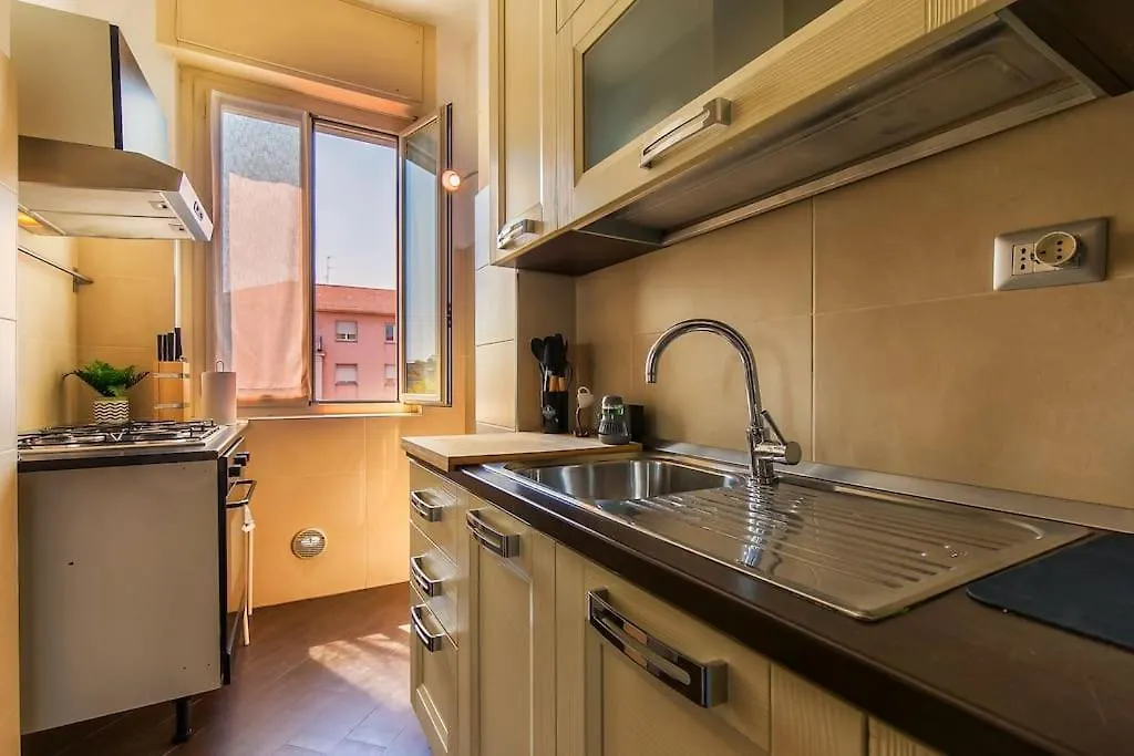 Exclusive & Strategic 2-Bedroom Apartment, 50M From M4 Mediolan