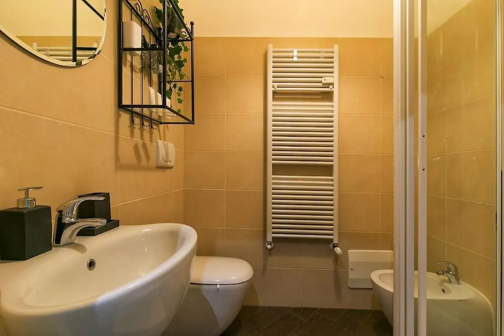 Exclusive & Strategic 2-Bedroom Apartment, 50M From M4 Mediolan